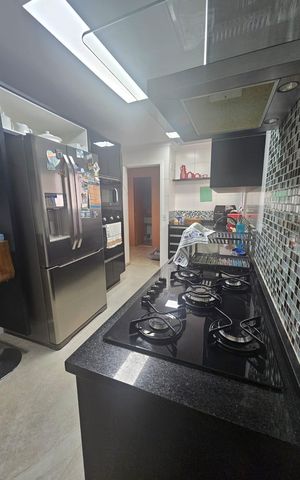 Apartamento à venda com 200m², 3 quartos e 3 vagas Apartamento à venda com 200m², 3 quartos e 3 vagasCozinha