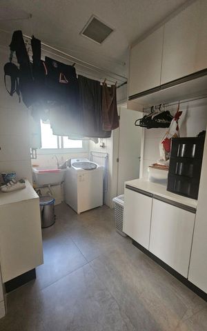 Apartamento à venda com 200m², 3 quartos e 3 vagas Apartamento à venda com 200m², 3 quartos e 3 vagasÁrea de Serviço