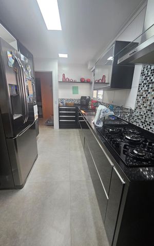 Apartamento à venda com 200m², 3 quartos e 3 vagas Apartamento à venda com 200m², 3 quartos e 3 vagasCozinha