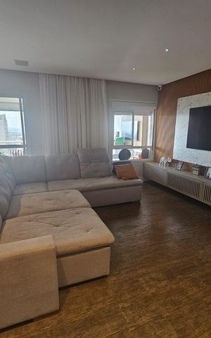Apartamento à venda com 200m², 3 quartos e 3 vagas Apartamento à venda com 200m², 3 quartos e 3 vagasSala