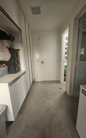 Apartamento à venda com 200m², 3 quartos e 3 vagas Apartamento à venda com 200m², 3 quartos e 3 vagasÁrea de Serviço