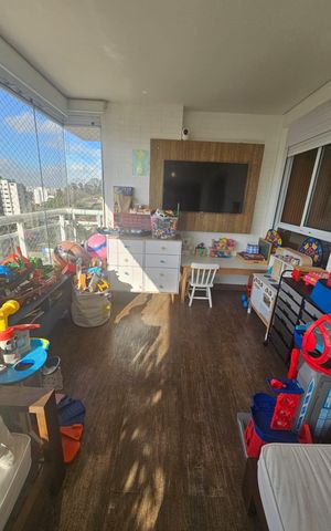 Apartamento à venda com 200m², 3 quartos e 3 vagas Apartamento à venda com 200m², 3 quartos e 3 vagasvaranda