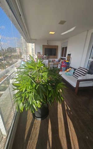Apartamento à venda com 200m², 3 quartos e 3 vagas Apartamento à venda com 200m², 3 quartos e 3 vagasvaranda