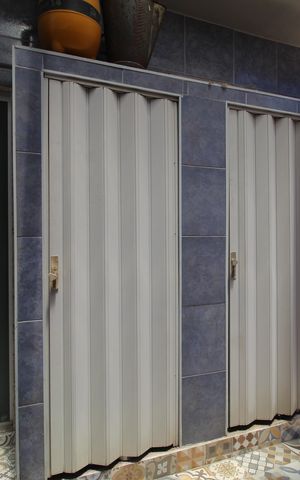 Casa de condomínio à venda com 242m², 4 quartos e 1 vagaFundos da casa - Despensa 