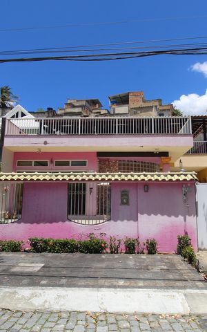 Casa de condomínio à venda com 242m², 4 quartos e 1 vagaFachada
