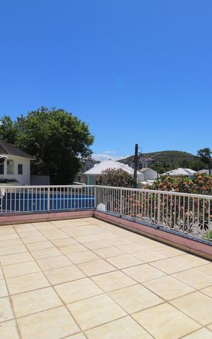 Casa de condomínio à venda com 242m², 4 quartos e 1 vagaTerraço