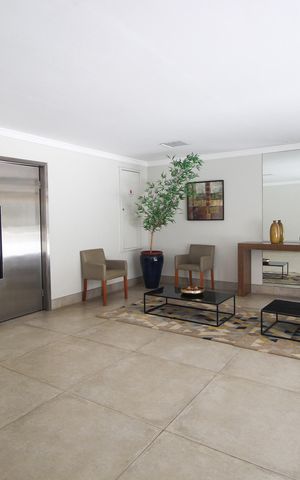 Apartamento à venda com 83m², 2 quartos e 2 vagasHall social