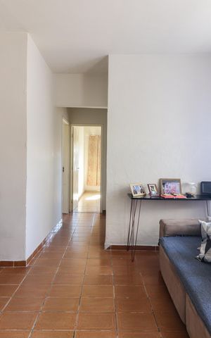 Casa à venda com 75m², 2 quartos e 2 vagas Casa à venda com 75m², 2 quartos e 2 vagasSala