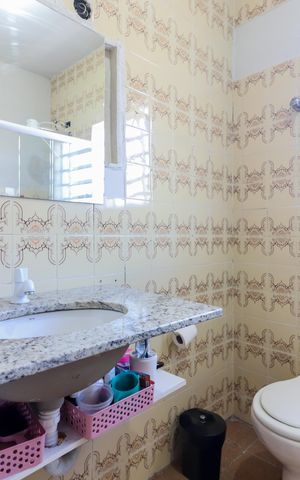 Casa à venda com 75m², 2 quartos e 2 vagas Casa à venda com 75m², 2 quartos e 2 vagasBanheiro