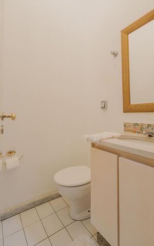 Casa à venda com 270m², 4 quartos e sem vagaLavabo
