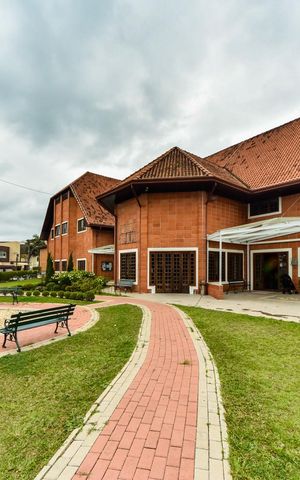 Casa de condomínio à venda com 464m², 4 quartos e 6 vagas Casa de condomínio à venda com 464m², 4 quartos e 6 vagasÁrea comum - Salão de festas