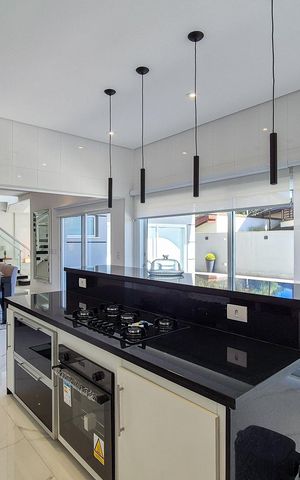 Casa de condomínio à venda com 464m², 4 quartos e 6 vagasCozinha