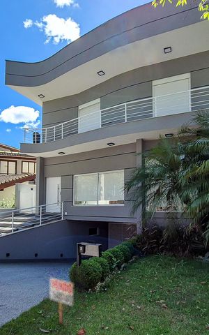 Casa de condomínio à venda com 464m², 4 quartos e 6 vagasfachada