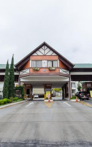 Casa de condomínio à venda com 464m², 4 quartos e 6 vagas Casa de condomínio à venda com 464m², 4 quartos e 6 vagasfachada do condominio