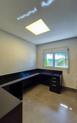 Casa de condomínio à venda com 464m², 4 quartos e 6 vagasEscritório