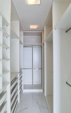 Casa de condomínio à venda com 464m², 4 quartos e 6 vagasSuíte 4