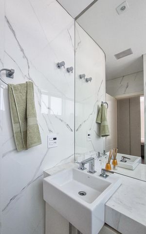 Casa de condomínio à venda com 464m², 4 quartos e 6 vagasBanheiro da Suíte 1