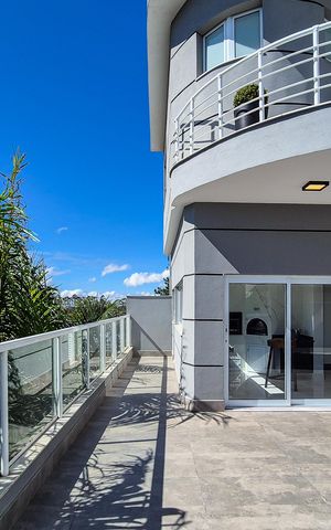 Casa de condomínio à venda com 464m², 4 quartos e 6 vagasPiscina