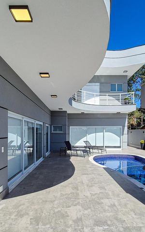 Casa de condomínio à venda com 464m², 4 quartos e 6 vagasPiscina