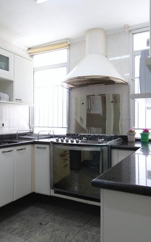 Apartamento à venda com 212m², 4 quartos e 2 vagasCozinha