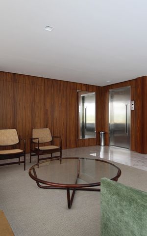 Apartamento à venda com 212m², 4 quartos e 2 vagasHall Social