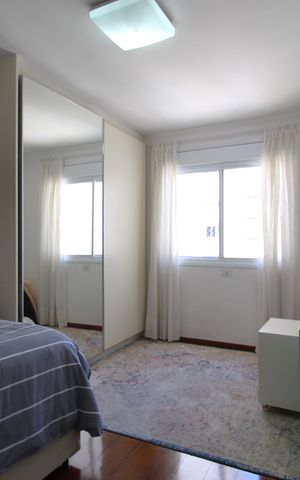 Apartamento à venda com 212m², 4 quartos e 2 vagasQuarto 2 - Suíte
