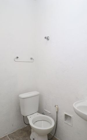 Casa para alugar com 55m², 1 quarto e sem vagaBanheiro