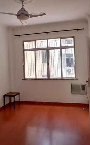 Apartamento à venda com 140m², 4 quartos e 1 vaga Apartamento à venda com 140m², 4 quartos e 1 vagaSuíte