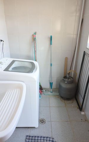 Casa à venda com 100m², 3 quartos e sem vagaÁrea de Serviço