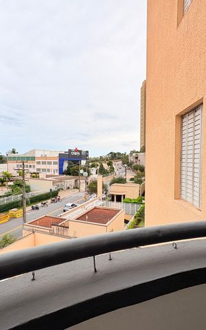 Apartamento para alugar com 69m², 2 quartos e 1 vagaSacada