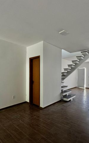 Casa de condomínio à venda com 88m², 3 quartos e 1 vaga Casa de condomínio à venda com 88m², 3 quartos e 1 vagaSala
