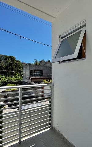 Casa de condomínio à venda com 88m², 3 quartos e 1 vaga Casa de condomínio à venda com 88m², 3 quartos e 1 vagaSuíte - Varanda