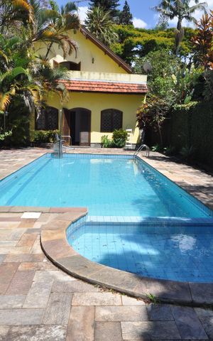 Casa para alugar com 999m², 3 quartos e 8 vagasPiscina