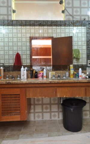 Casa para alugar com 999m², 3 quartos e 8 vagasBanheiro da Suíte 1