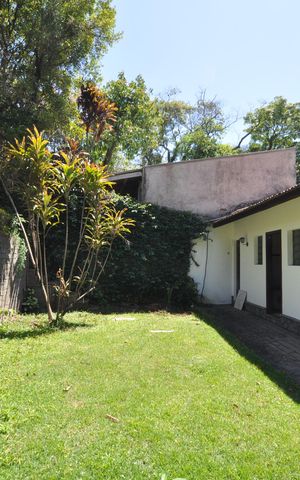 Casa para alugar com 999m², 3 quartos e 8 vagasQuintal