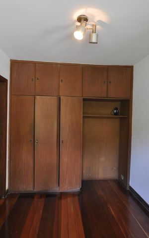 Casa para alugar com 999m², 3 quartos e 8 vagasQuarto de Serviço