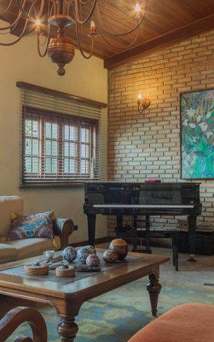 Casa à venda com 414m², 4 quartos e 6 vagas Casa à venda com 414m², 4 quartos e 6 vagasSala