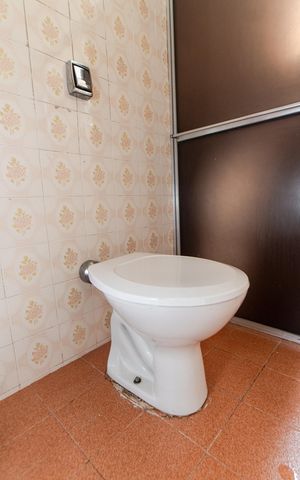 Casa à venda com 132m², 2 quartos e 1 vaga Casa à venda com 132m², 2 quartos e 1 vagaBanheiro