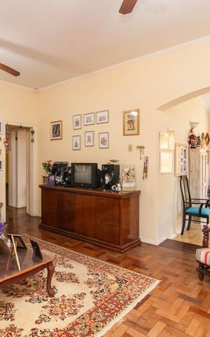 Casa à venda com 300m², 3 quartos e 4 vagasSala