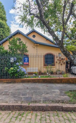 Casa à venda com 300m², 3 quartos e 4 vagasFachada