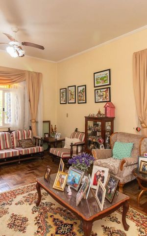 Casa à venda com 300m², 3 quartos e 4 vagasSala
