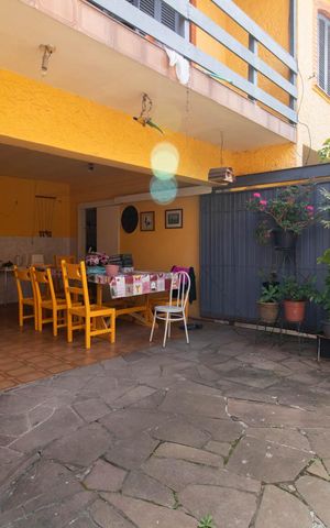 Casa à venda com 300m², 3 quartos e 4 vagasQuintal