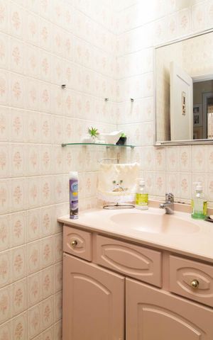 Casa à venda com 300m², 3 quartos e 4 vagasBanheiro Social