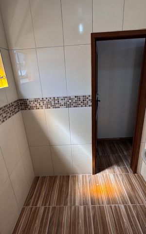 Casa à venda com 90m², 2 quartos e 1 vaga Casa à venda com 90m², 2 quartos e 1 vagaBanheiro