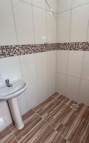 Casa à venda com 90m², 2 quartos e 1 vaga Casa à venda com 90m², 2 quartos e 1 vagaBanheiro