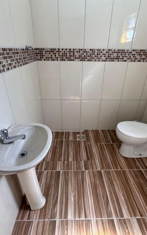Casa à venda com 90m², 2 quartos e 1 vaga Casa à venda com 90m², 2 quartos e 1 vagaBanheiro
