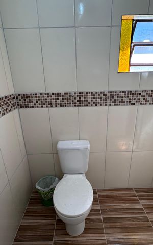 Casa à venda com 90m², 2 quartos e 1 vaga Casa à venda com 90m², 2 quartos e 1 vagaBanheiro