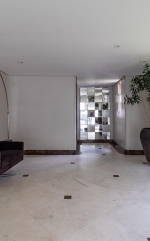 Apartamento à venda com 119m², 3 quartos e 2 vagas Apartamento à venda com 119m², 3 quartos e 2 vagasHall social