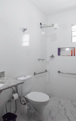 Casa à venda com 360m², 5 quartos e 3 vagasBanheiro da suíte 