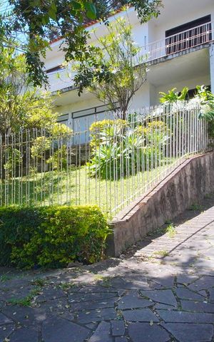 Casa à venda com 650m², 4 quartos e 7 vagasFachada